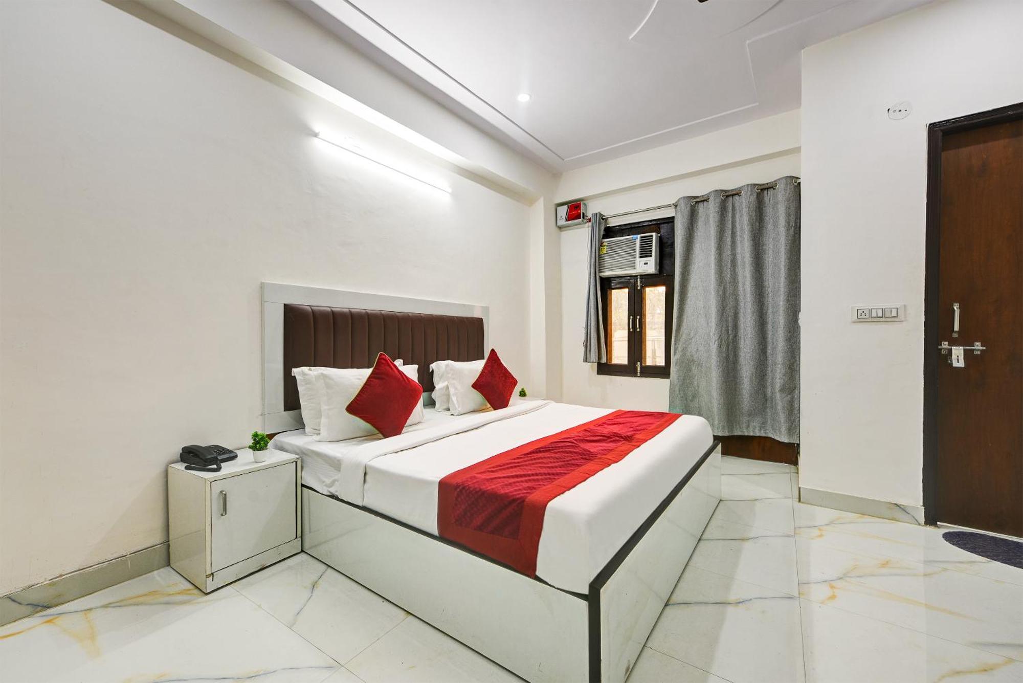 Hotel Krishna Tower Дели Экстерьер фото